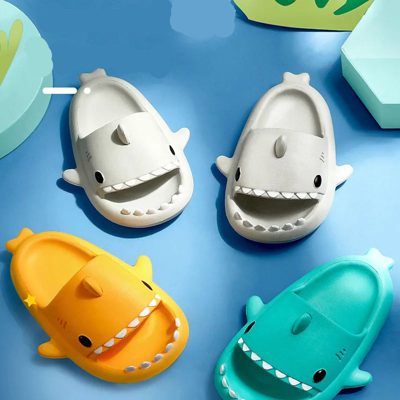 Chinelo Tubarão Infantil Slip On | Confortável e Antiderrapante
