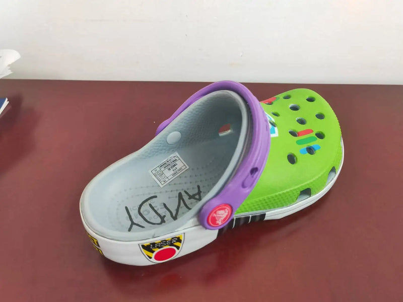Sandália Infantil Buzz Lightyear Toy Story – Antiderrapante, Leve e Divertida para Praia e Casa