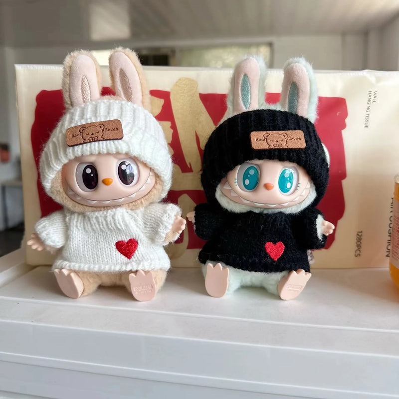Roupas para Boneco Labubu 17cm – Conjunto com Suéter “Love”, Chapéu de Urso e Acessórios Fofos