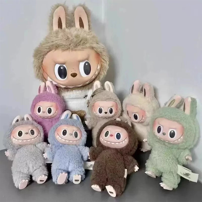 Mini Figura Labubu 17cm | Modelo Decorativo em PVC com Chaveiro