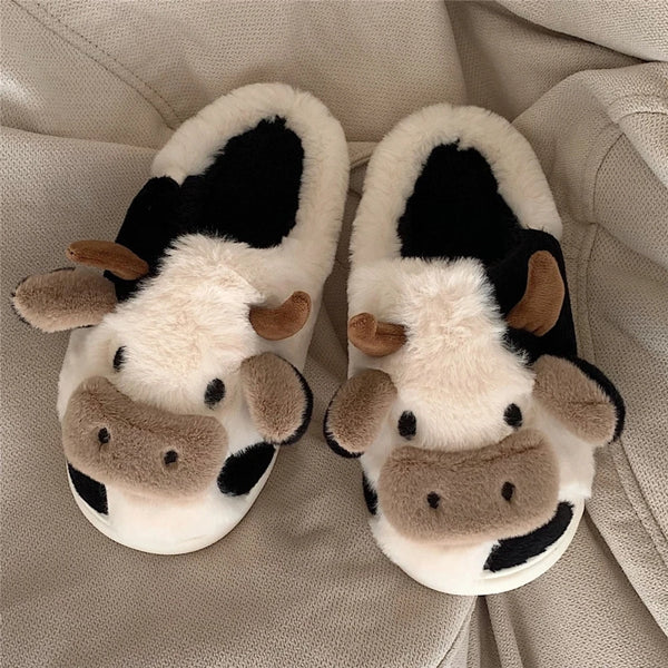 Pantufa de Inverno Unissex em Pelúcia – Estampa de Vaquinha, Antiderrapante e Macia
