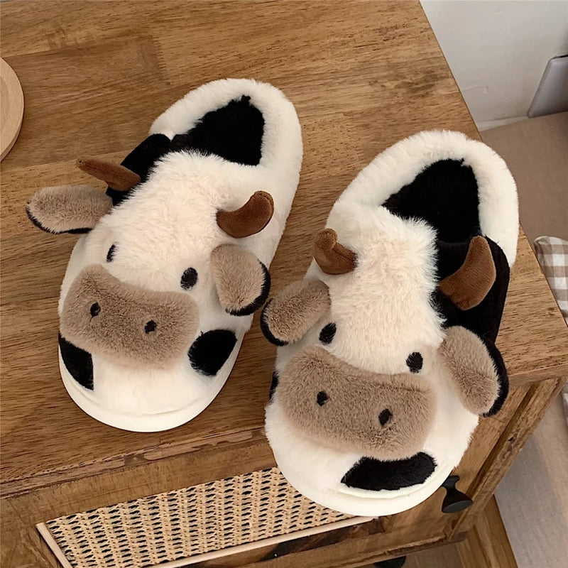 Pantufa de Inverno Unissex em Pelúcia – Estampa de Vaquinha, Antiderrapante e Macia