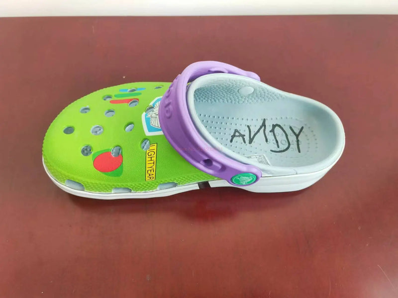 Sandália Infantil Buzz Lightyear Toy Story – Antiderrapante, Leve e Divertida para Praia e Casa