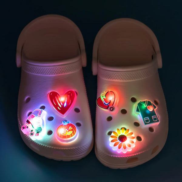 Pingente LED para Crocs – Charms Iluminados de Animais e Ícones Divertidos