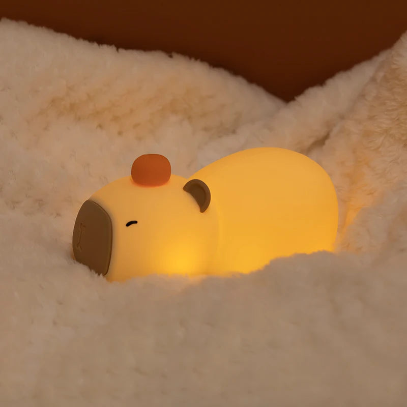 Luminária Capivara de Silicone – Luz Noturna LED Recarregável para Crianças